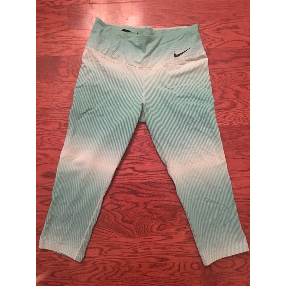 ✨Nike leggings✨
